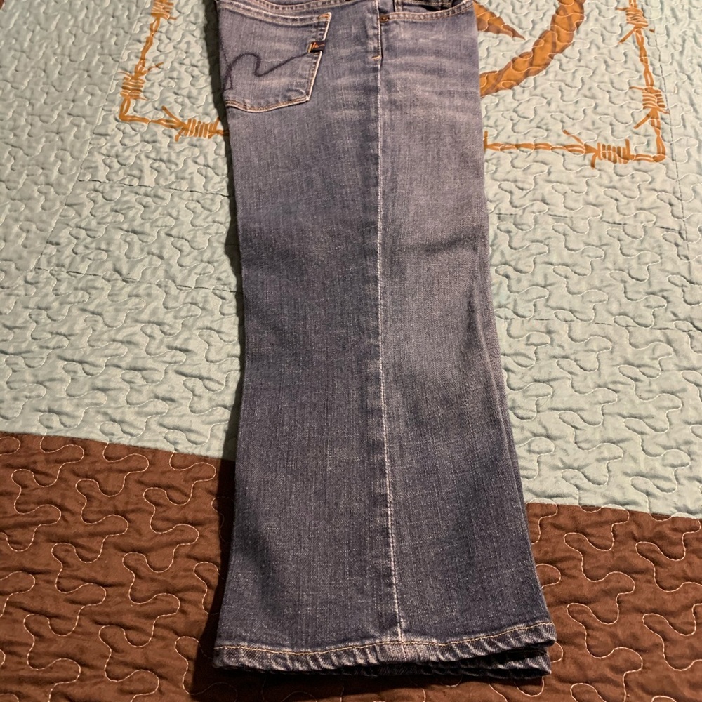 7FAMK CAPRIS